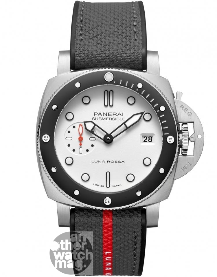 PANERAI Submersible Luna Rossa
